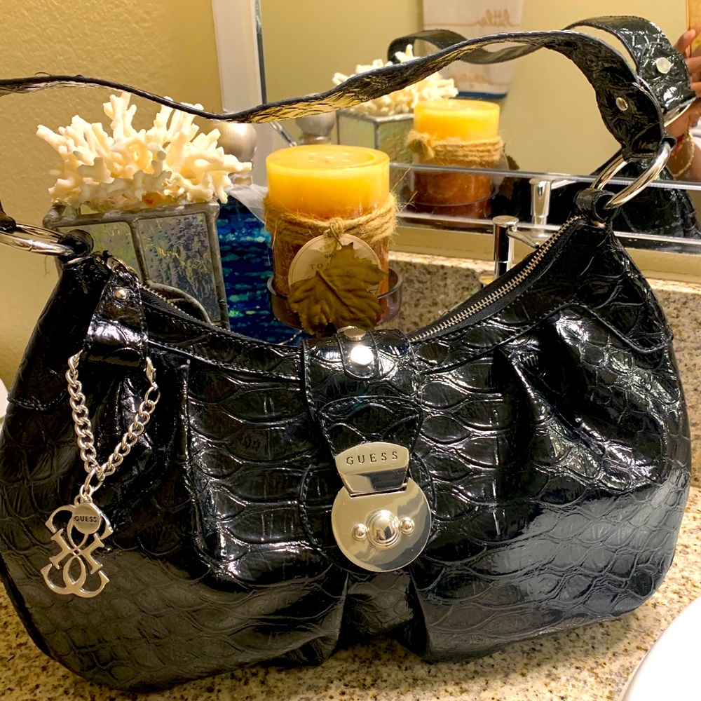 GUESS😍"SHINE BAG ~ BLACK WITH SILVER COLOR"😍